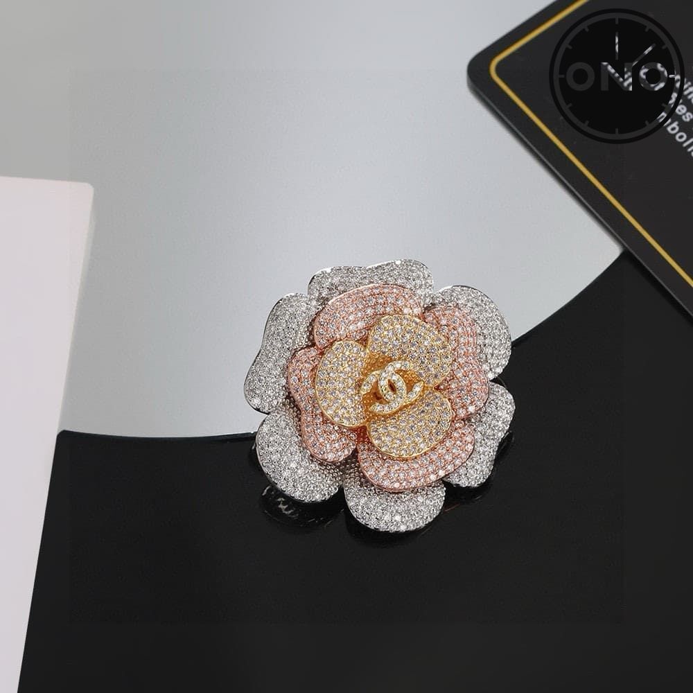 chanel-brooch_4_1.jpg