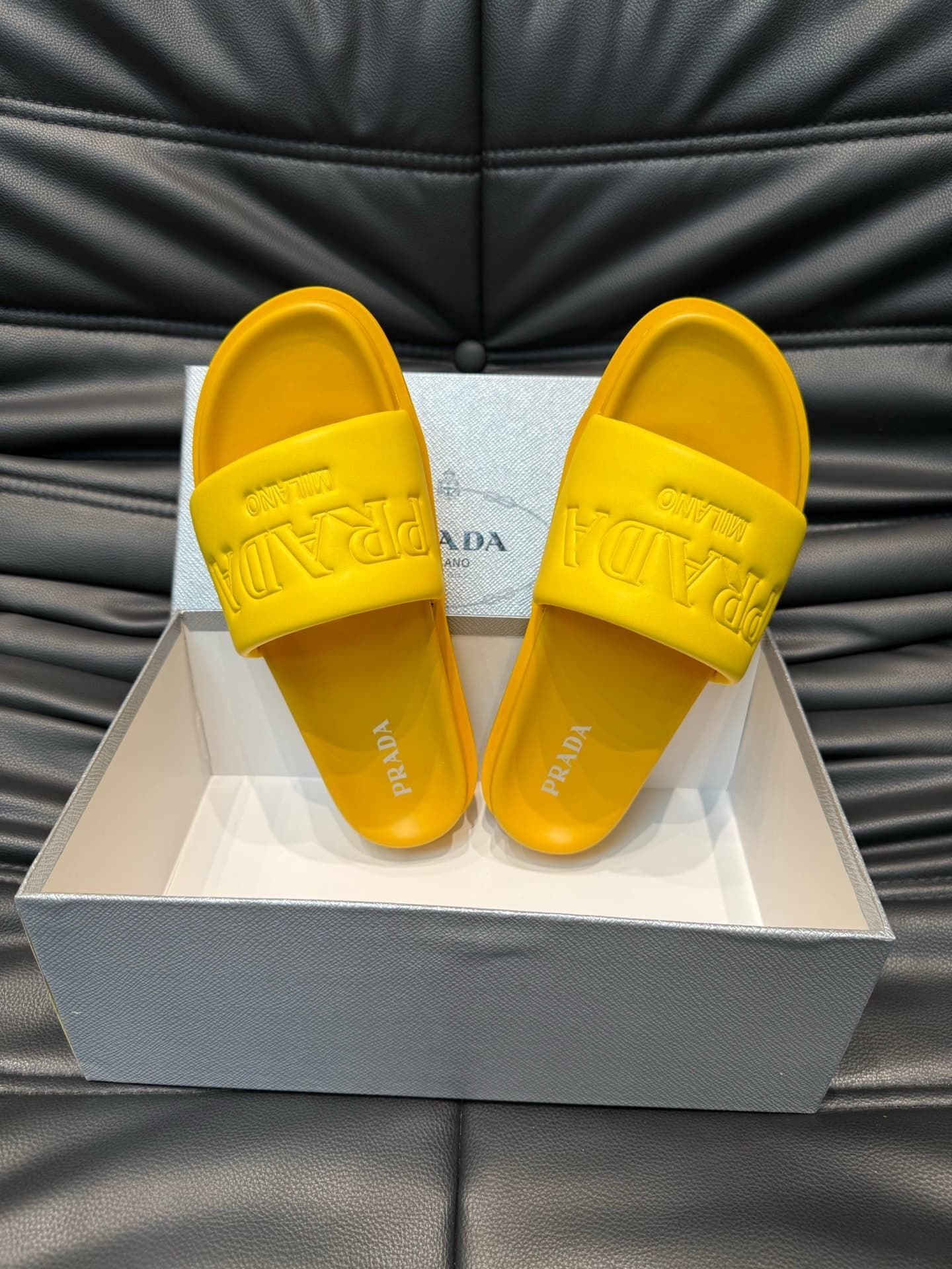 prada-slippers_20_3.jpg