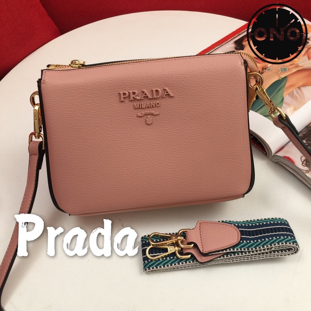 prada_women_129_1.jpg