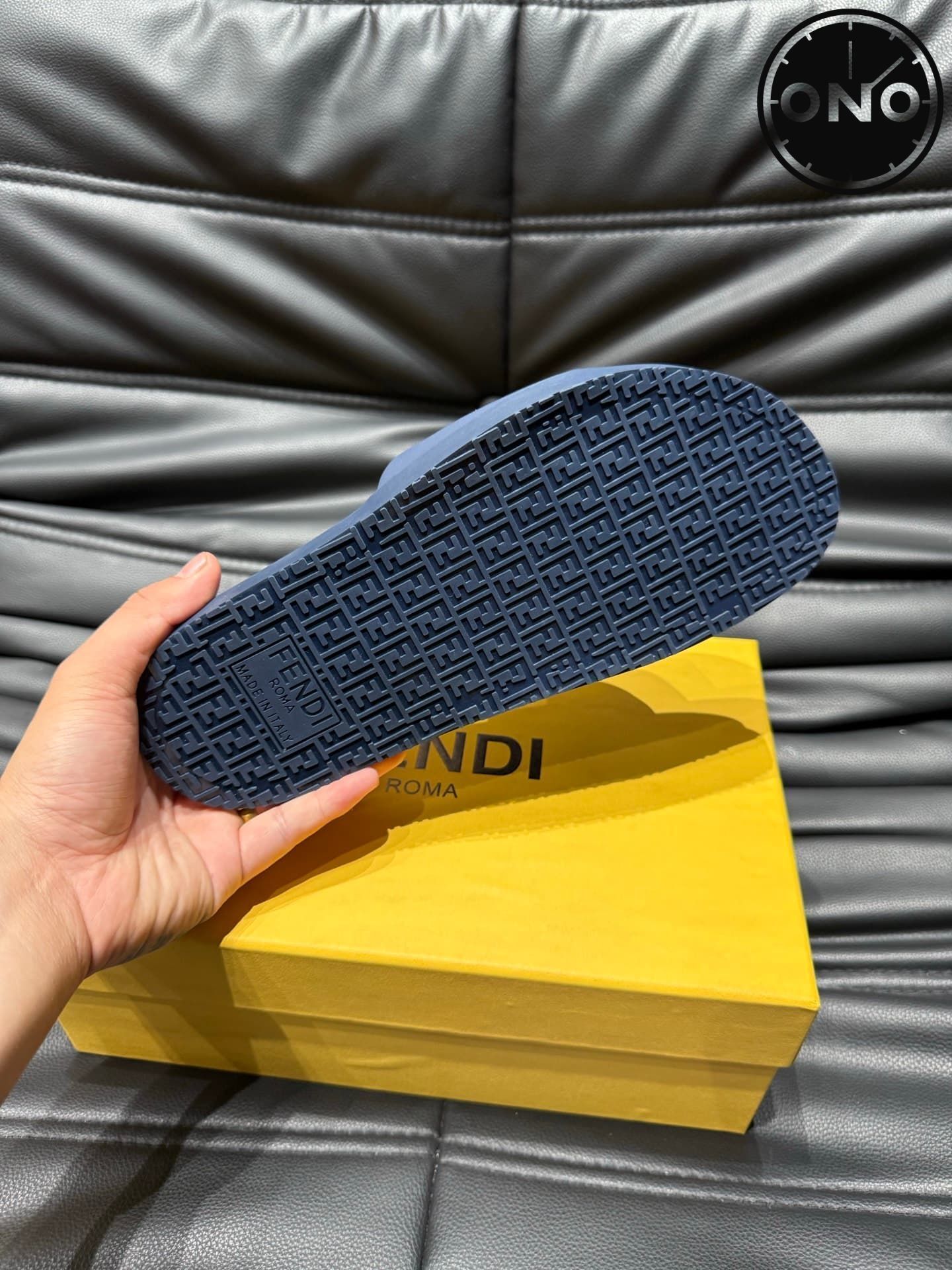 fendi-slippers_38_8.jpg