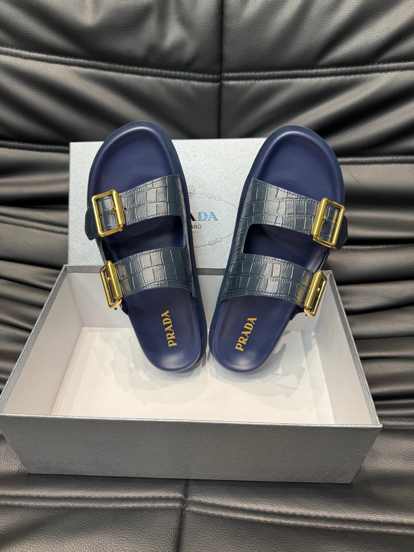 prada-slippers_10_3.jpg