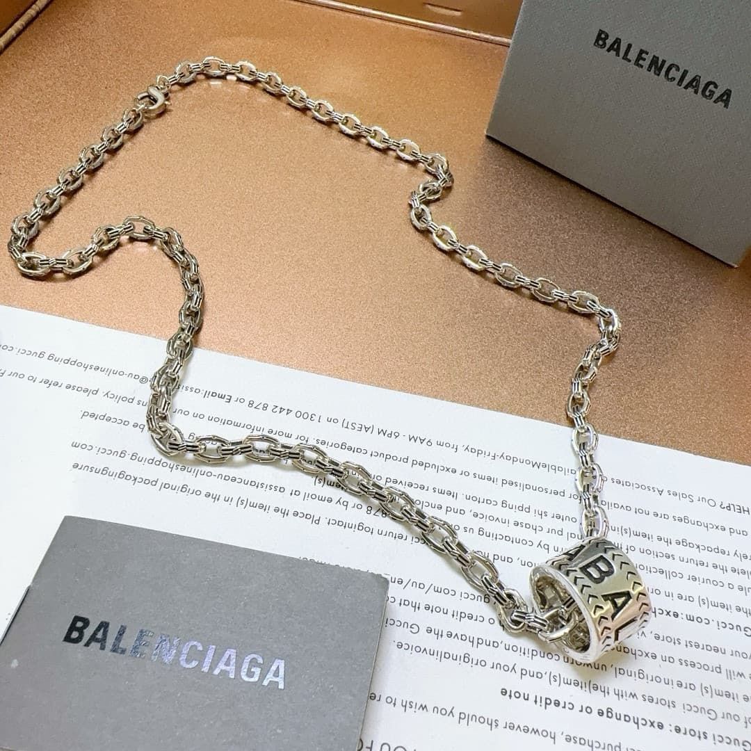 balenciaga-necklace_10_5.jpg