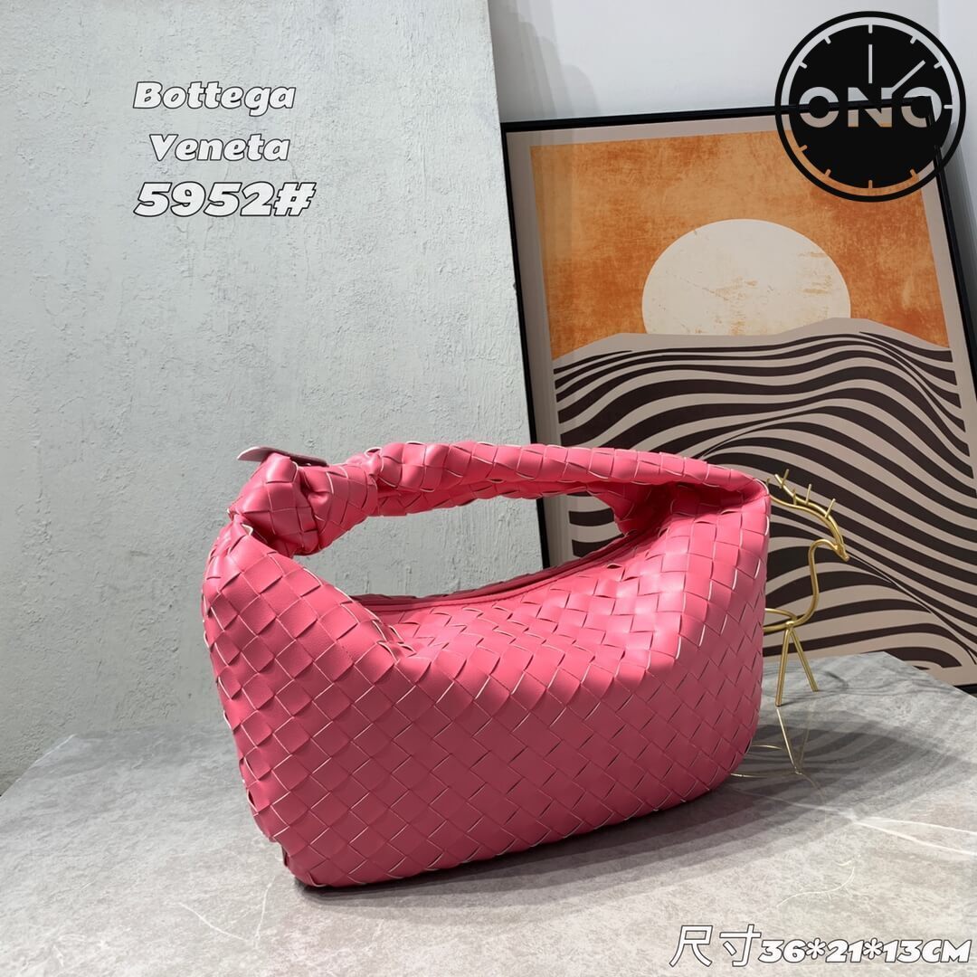 bottega_veneta_women_56_1.jpg