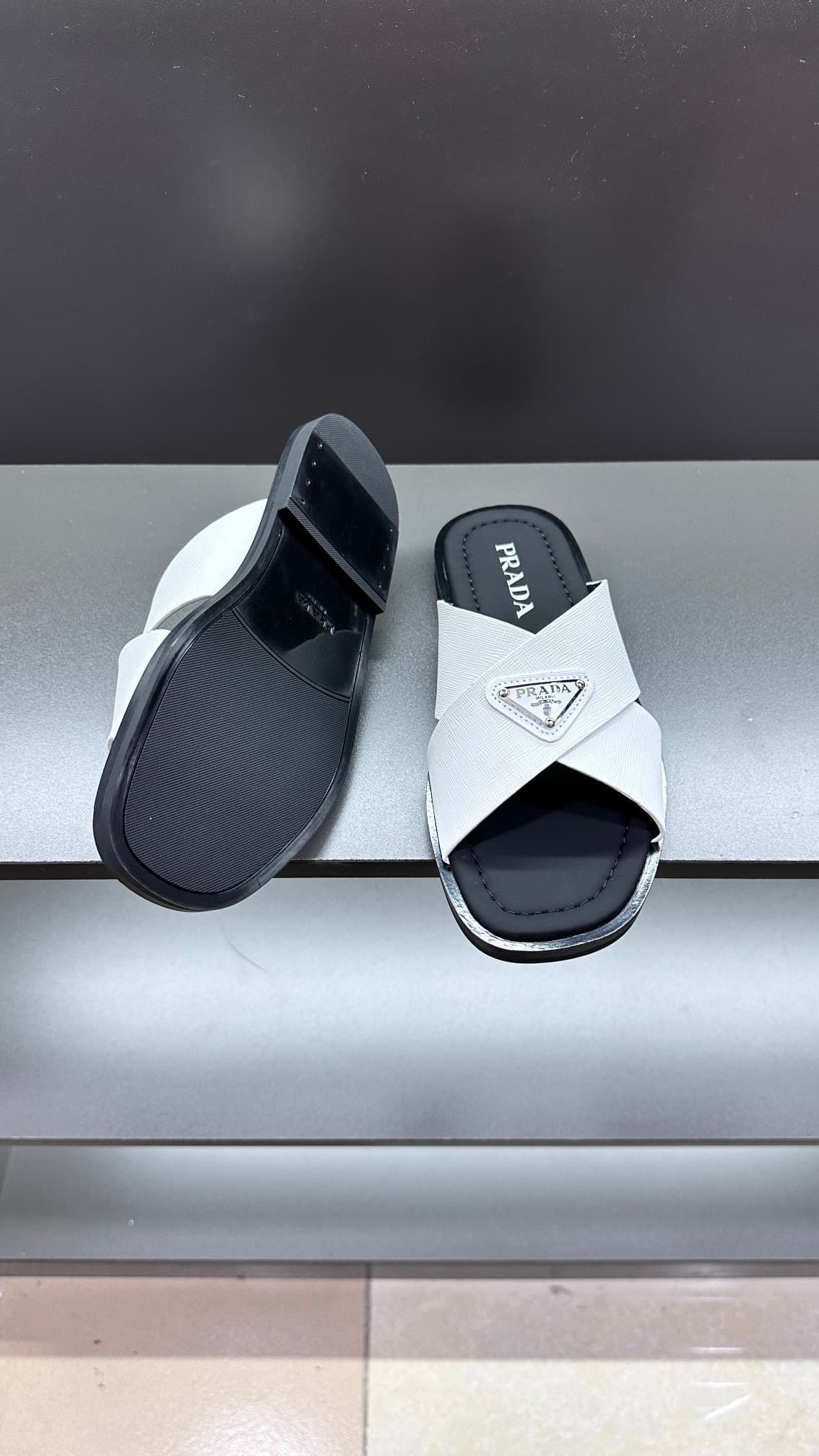 prada-slippers_42_3.jpg