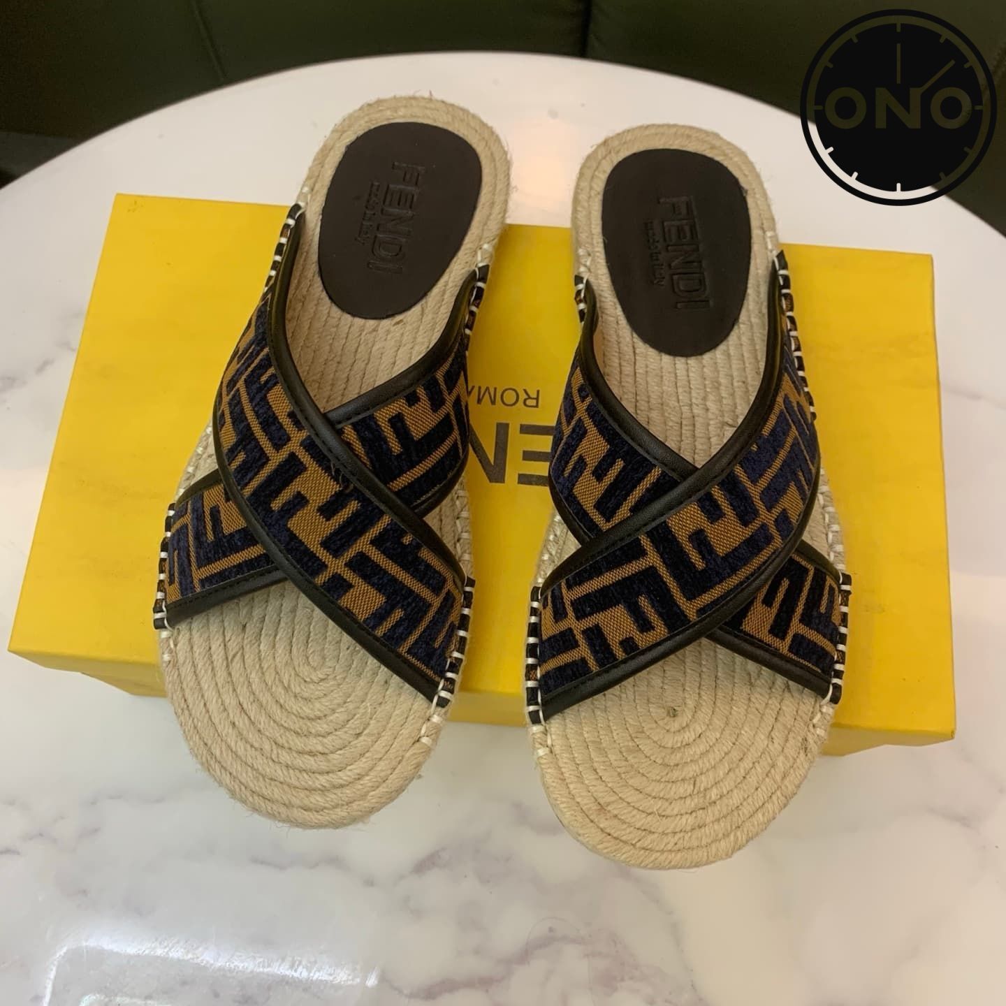 fendi-slippers_4_1.jpg