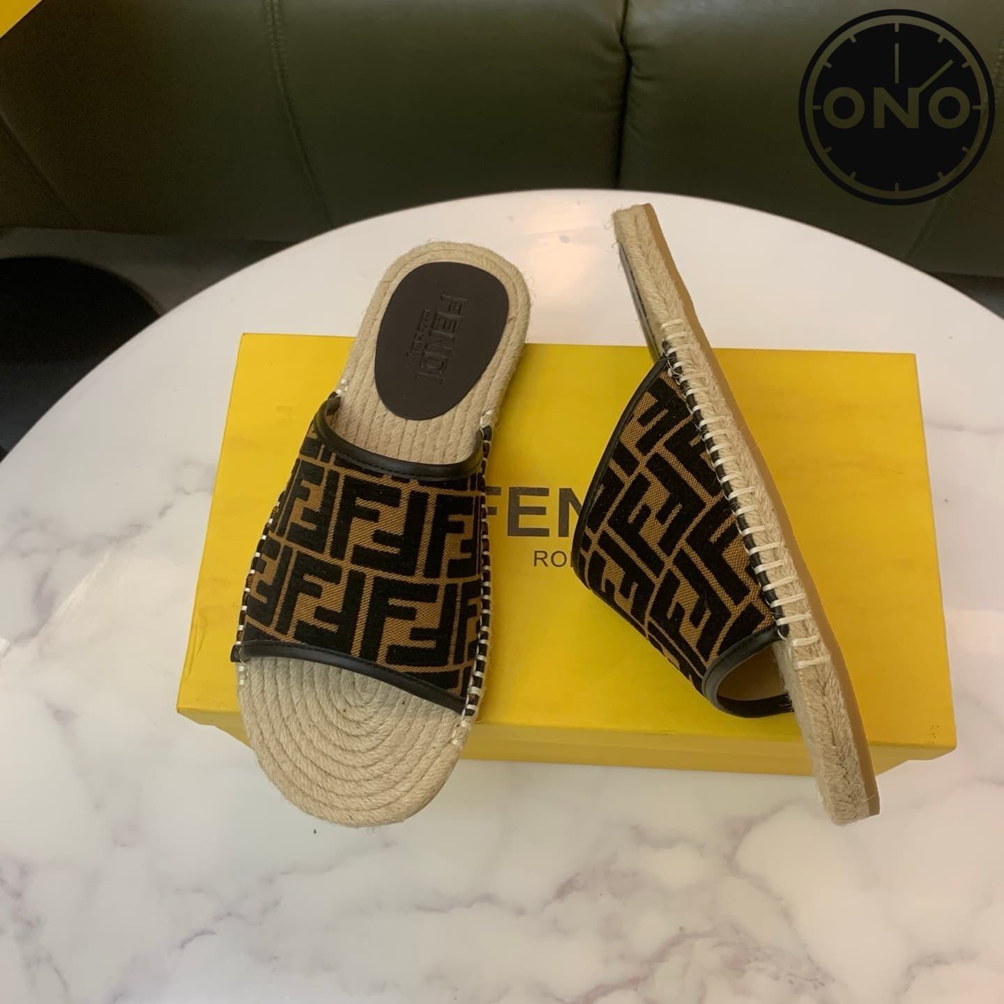 fendi-slippers_26_4.jpg