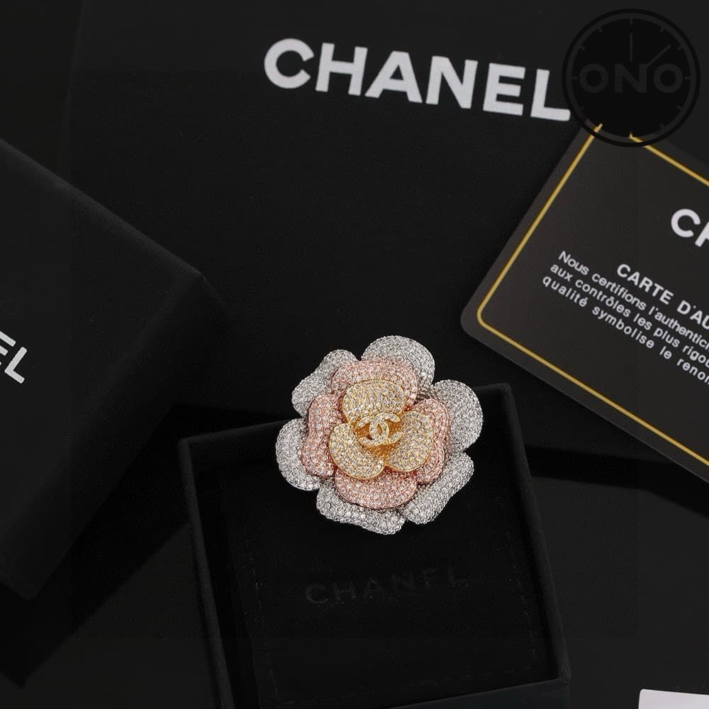 chanel-brooch_4_3.jpg
