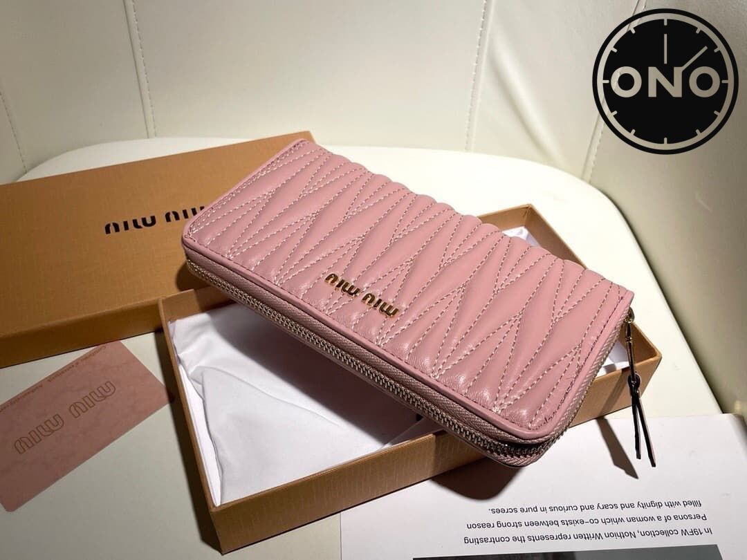 miumiu_wallet_11_2.jpg