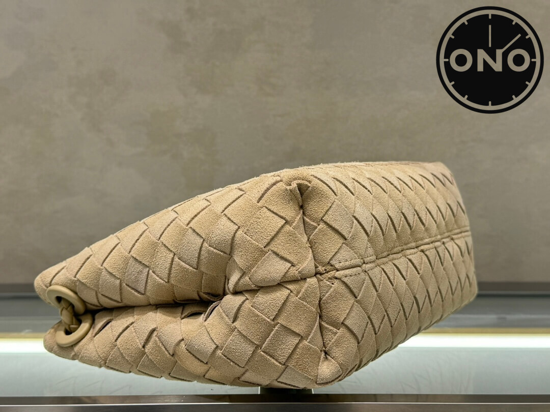 bottega_veneta_women_134_3.jpg