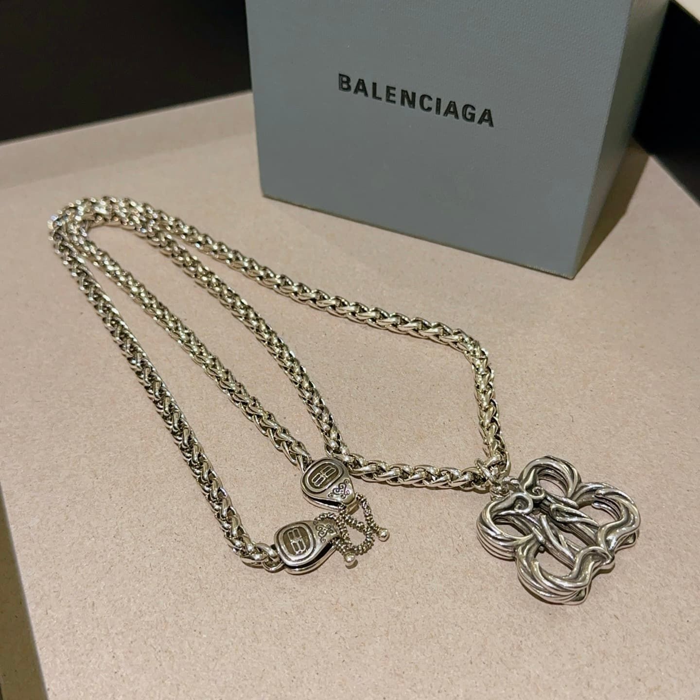 balenciaga-necklace_43_2.jpg