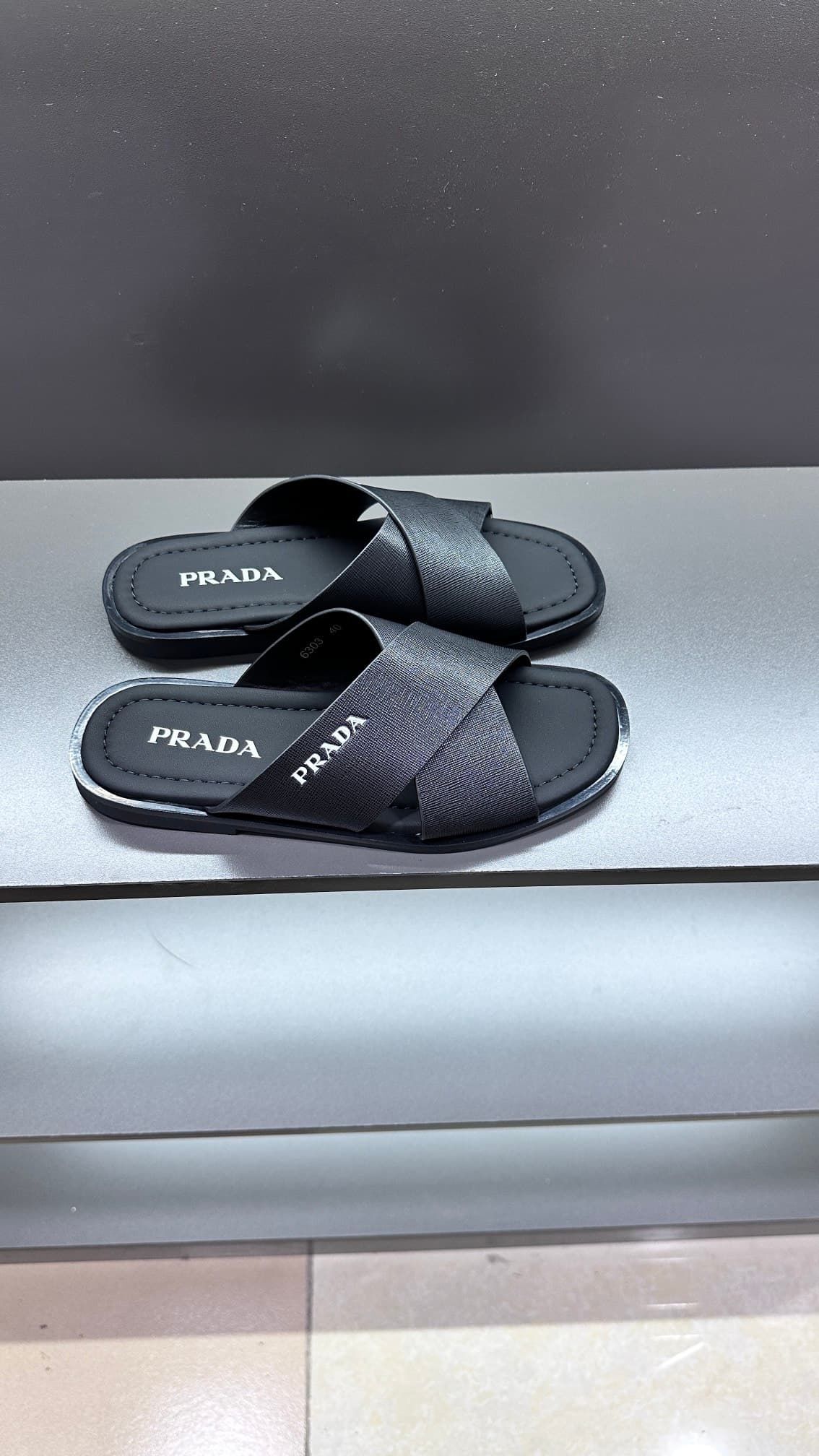 prada-slippers_44_2.jpg