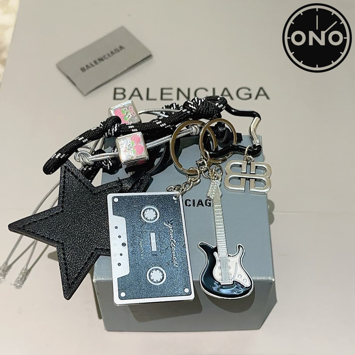 balenciaga-clasp_11_1.jpg