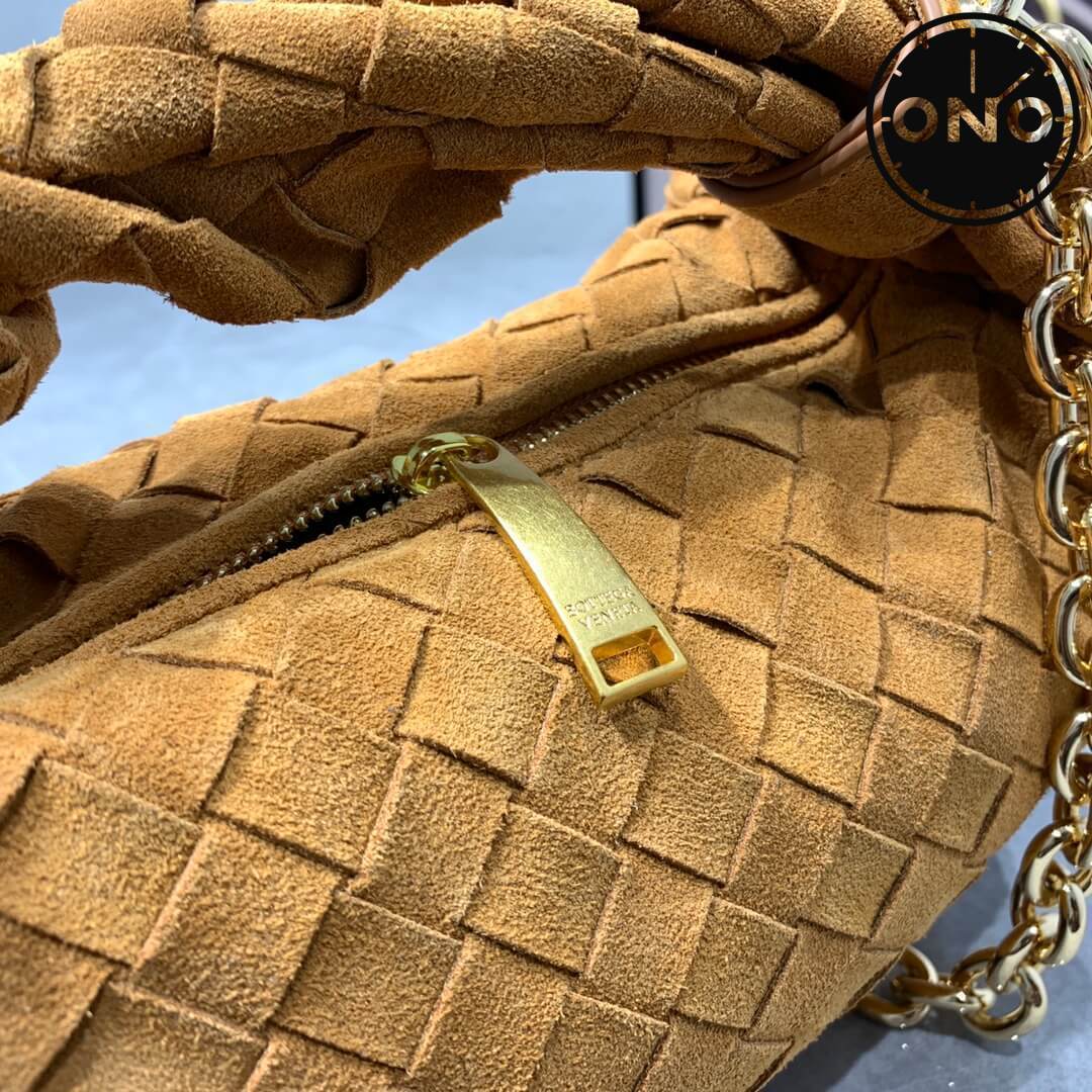 bottega_veneta_women_2_3.jpg