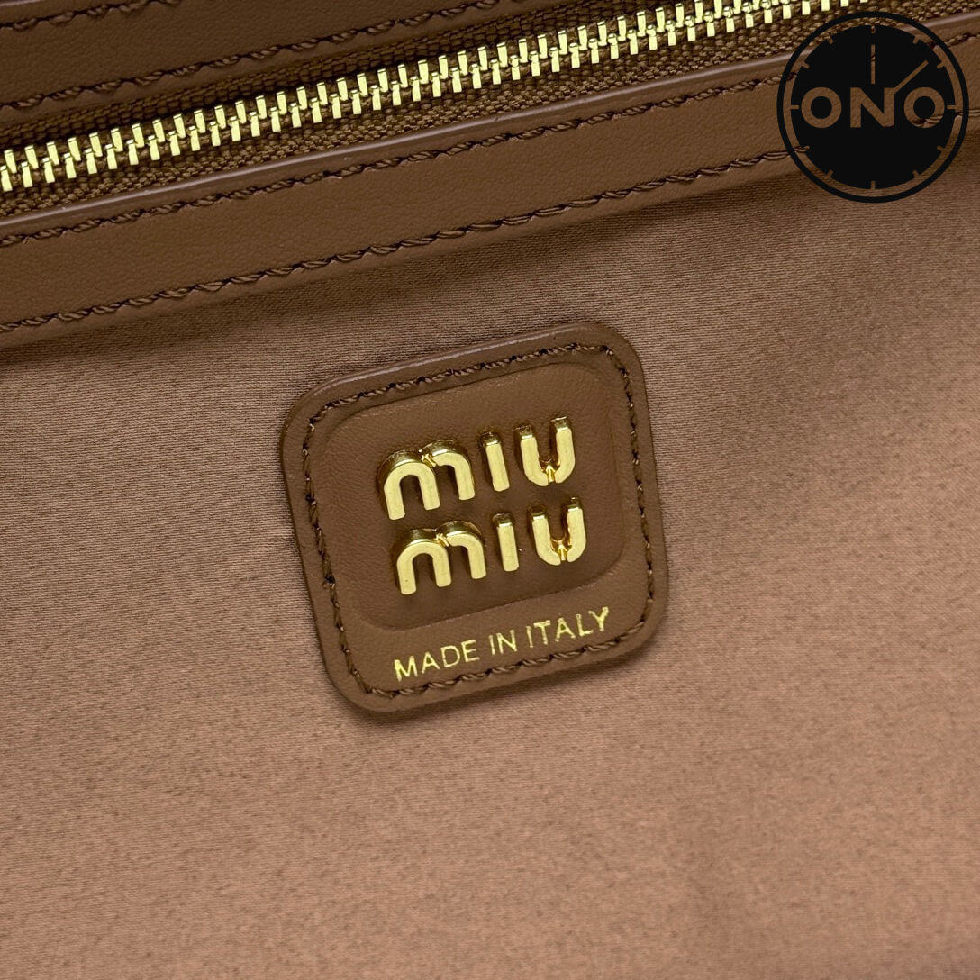 miumiu_women_26_6.jpg