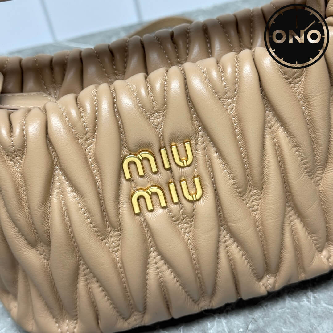 miumiu_women_48_1.jpg