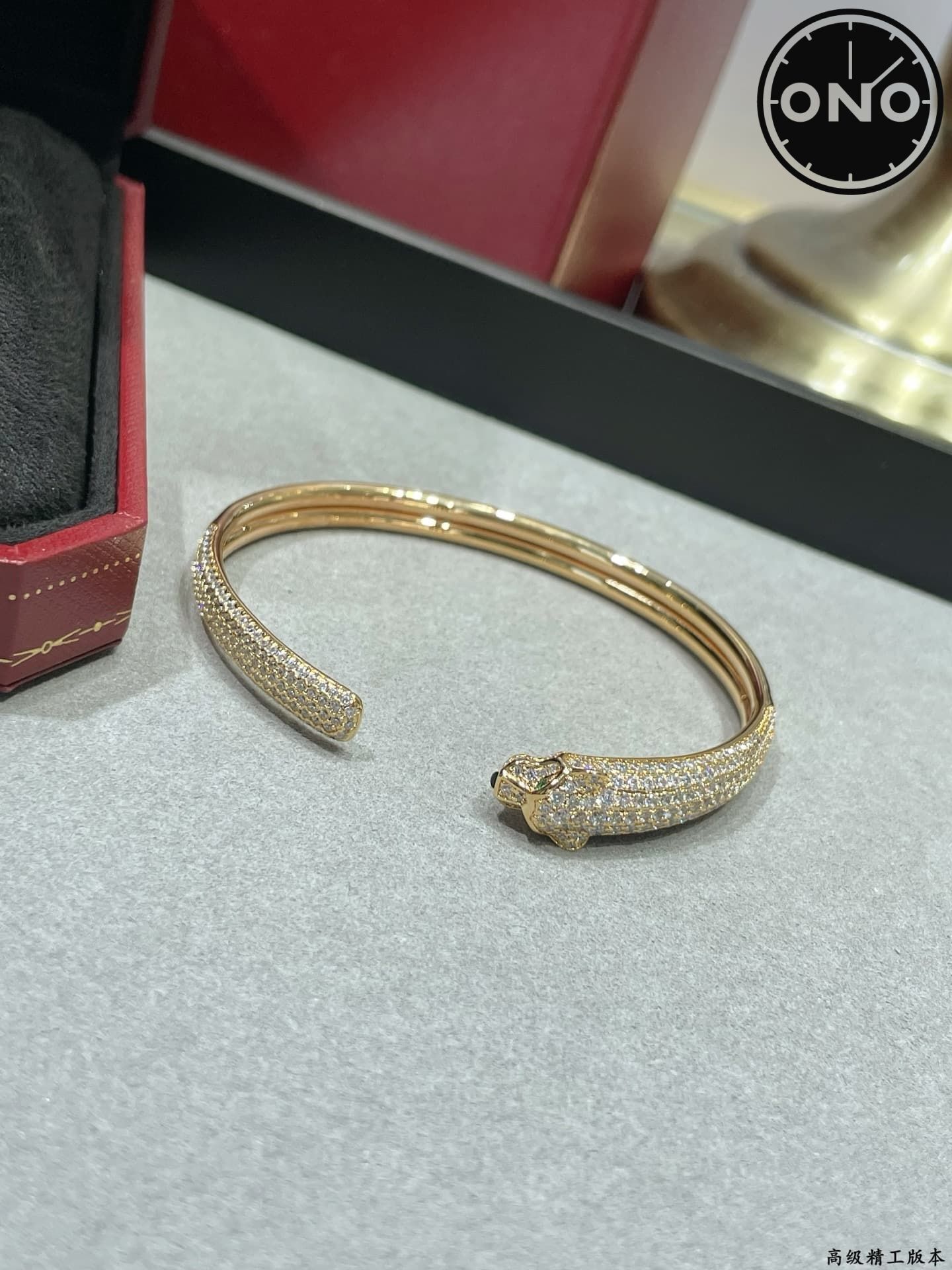 cartier-bracelet_1_4.jpg