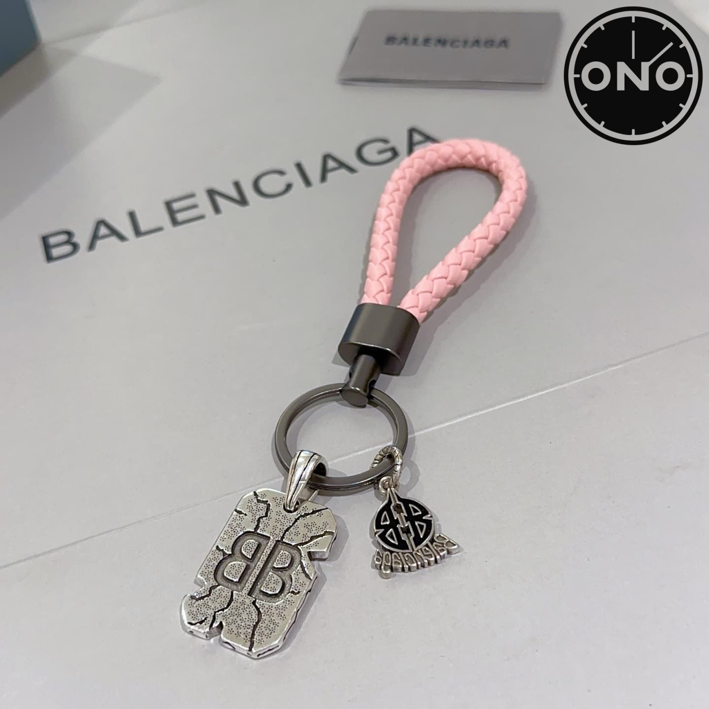 balenciaga-clasp_89_2.jpg