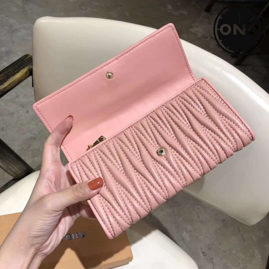 miumiu_wallet_13_6.jpg