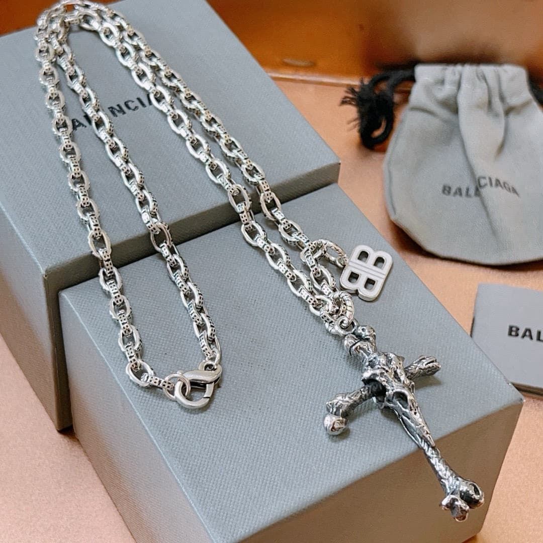 balenciaga-necklace_27_1.jpg