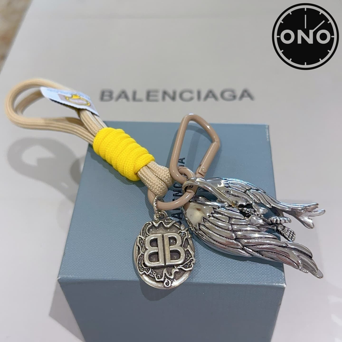 balenciaga-clasp_88_4.jpg