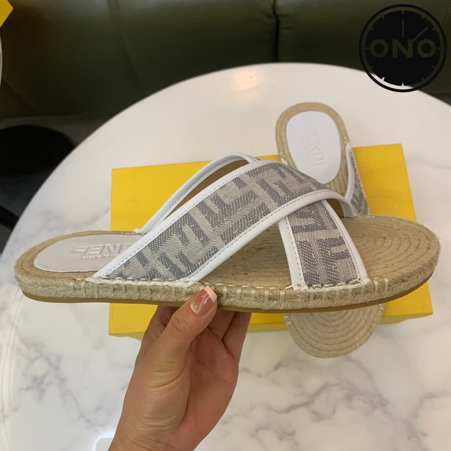 fendi-slippers_13_6.jpg