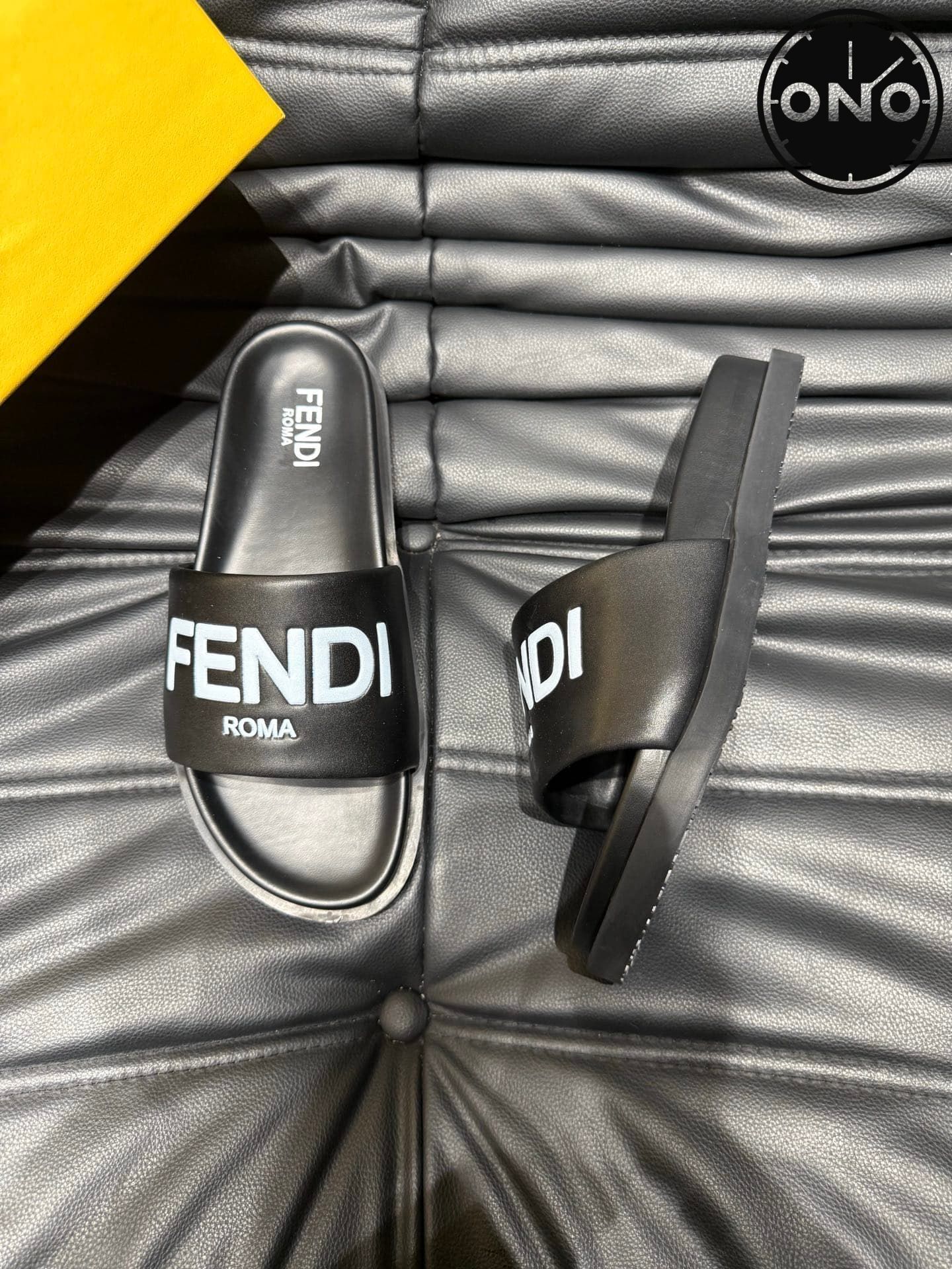 fendi-slippers_31_1.jpg
