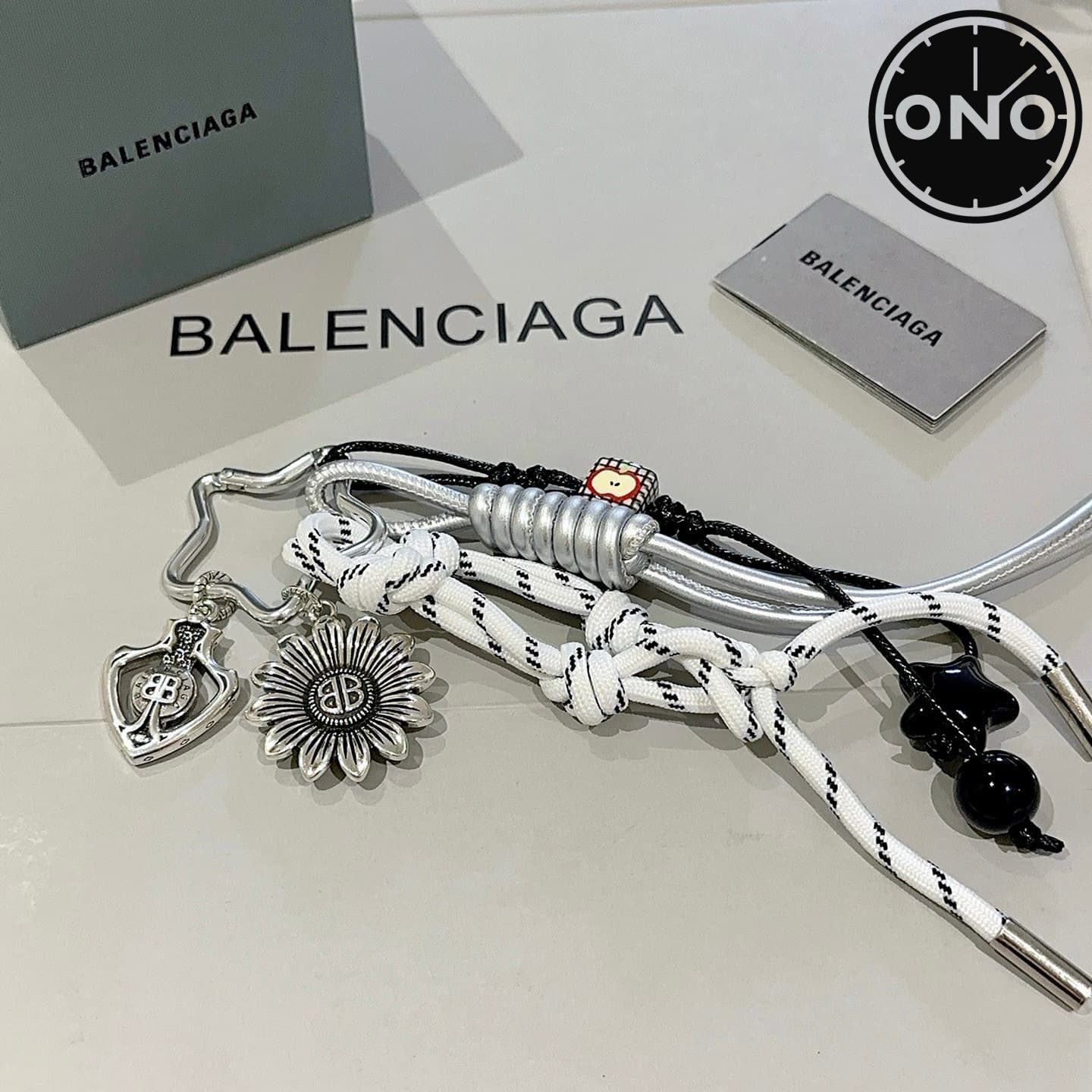 balenciaga-clasp_63_1.jpg