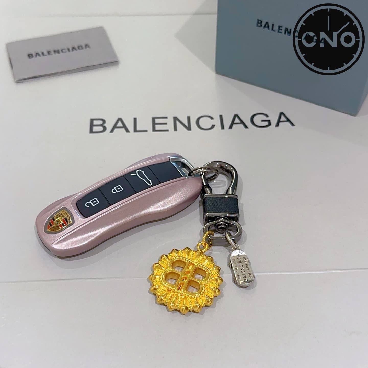 balenciaga-clasp_85_3.jpg