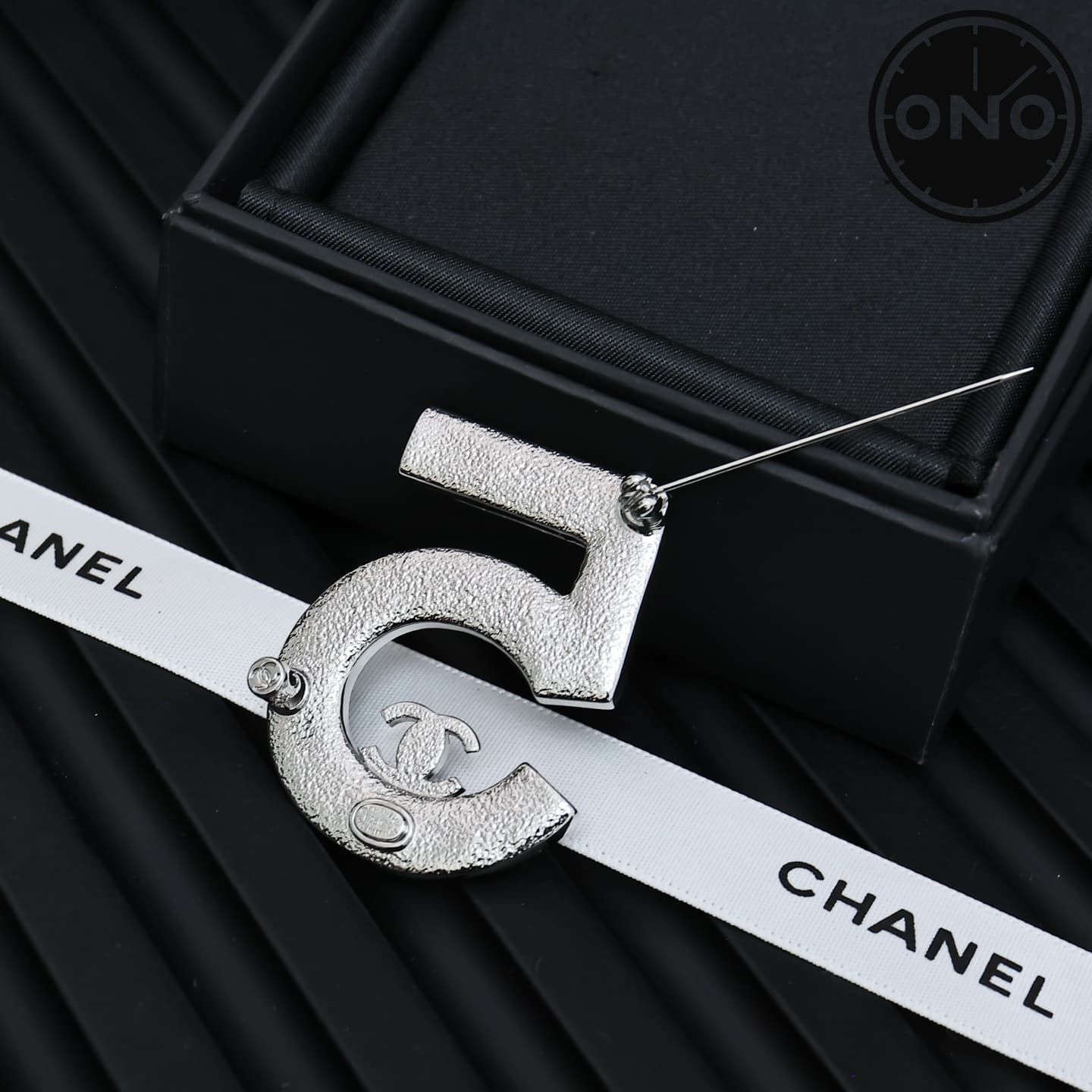 chanel-brooch_13_3.jpg