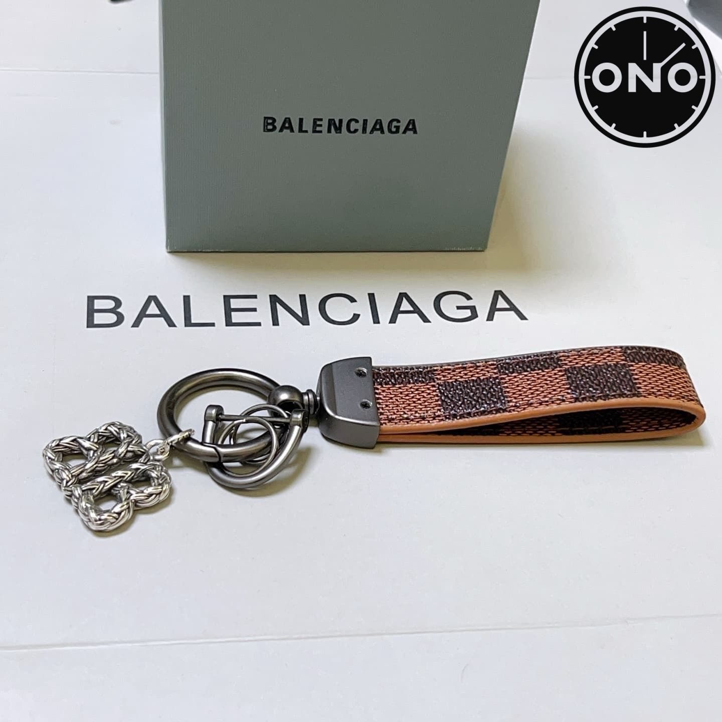 balenciaga-clasp_92_5.jpg