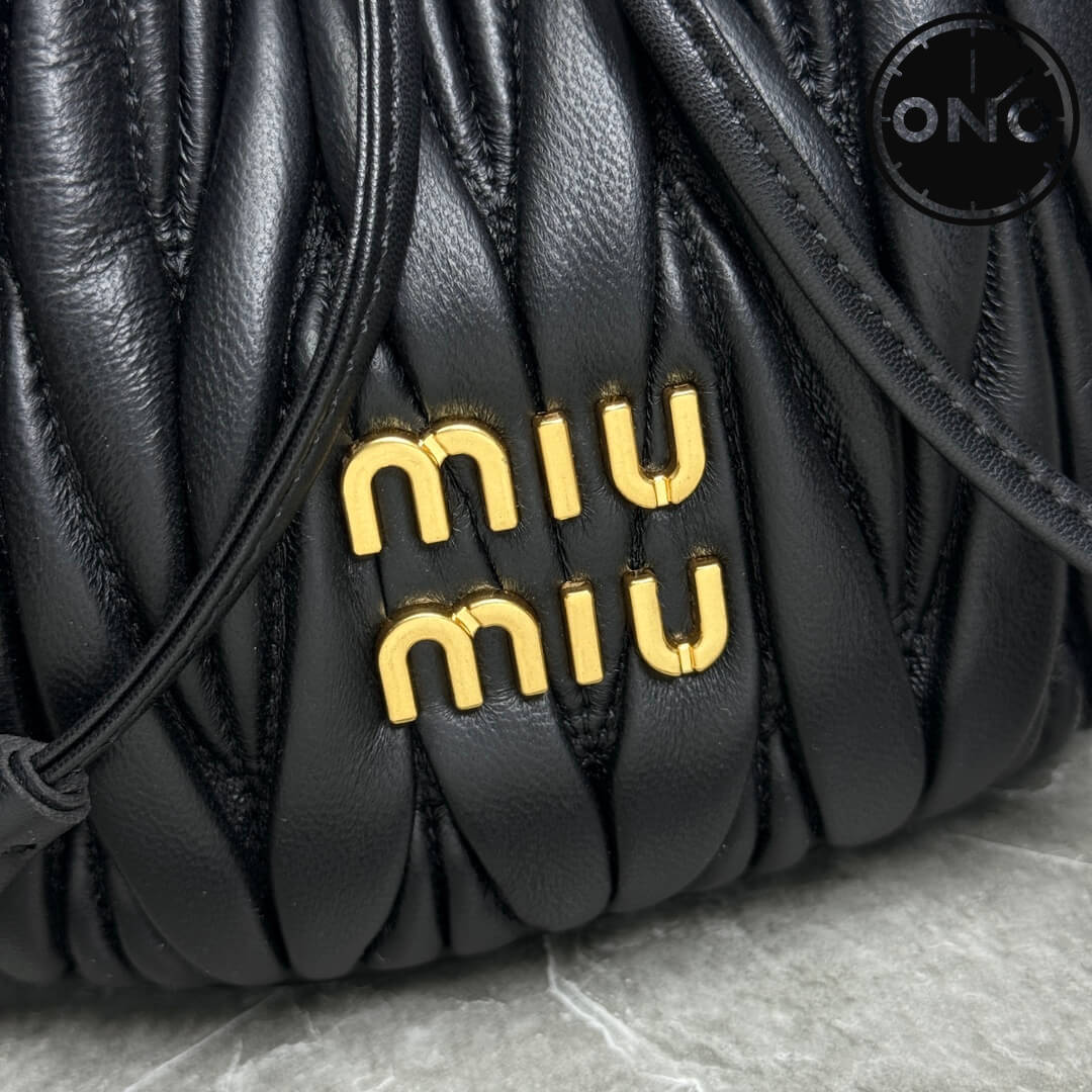 miumiu_women_15_1.jpg