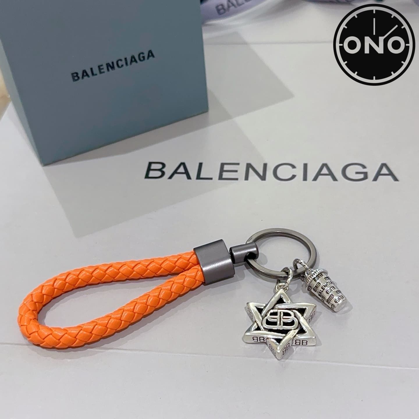 balenciaga-clasp_86_2.jpg