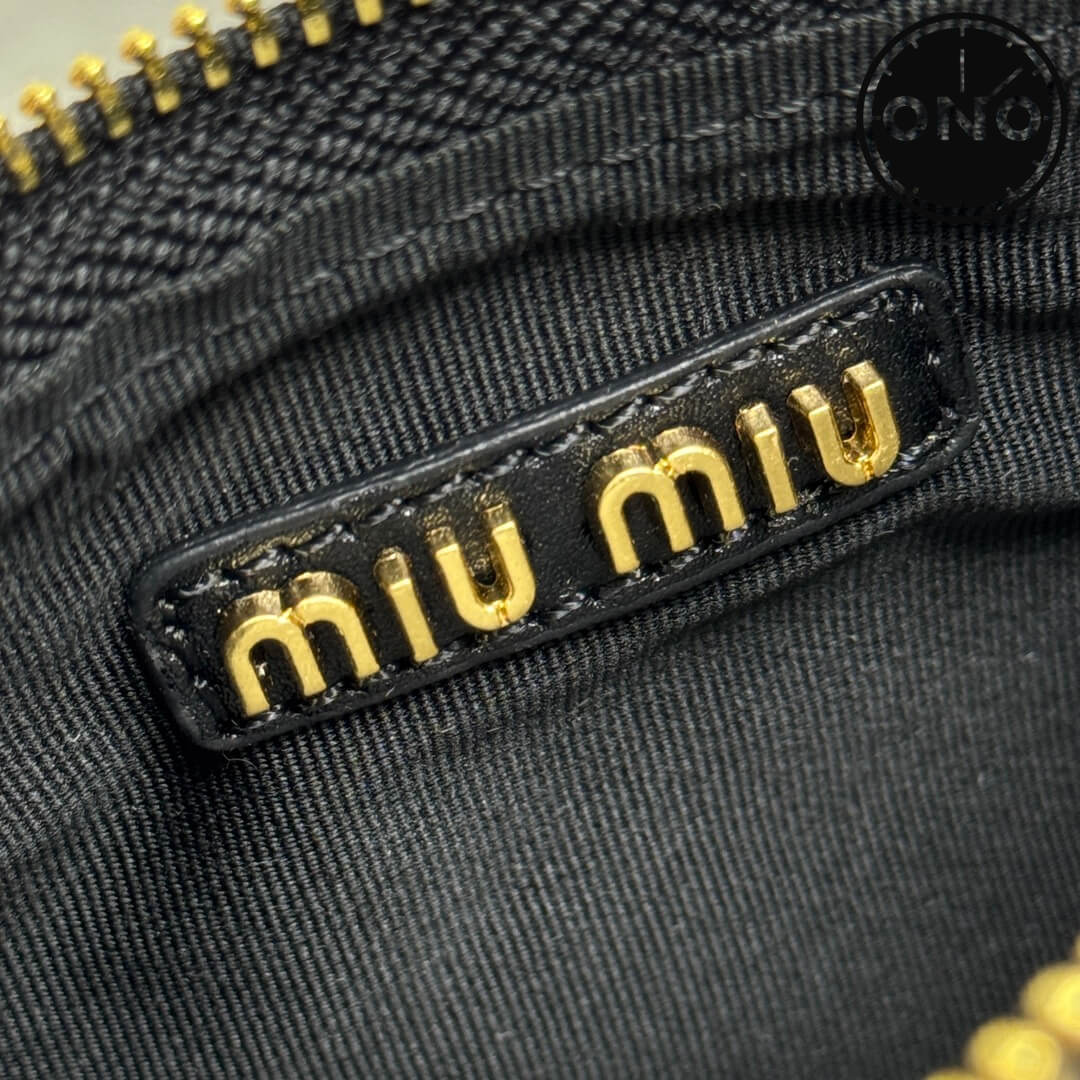 miumiu_women_6_6.jpg
