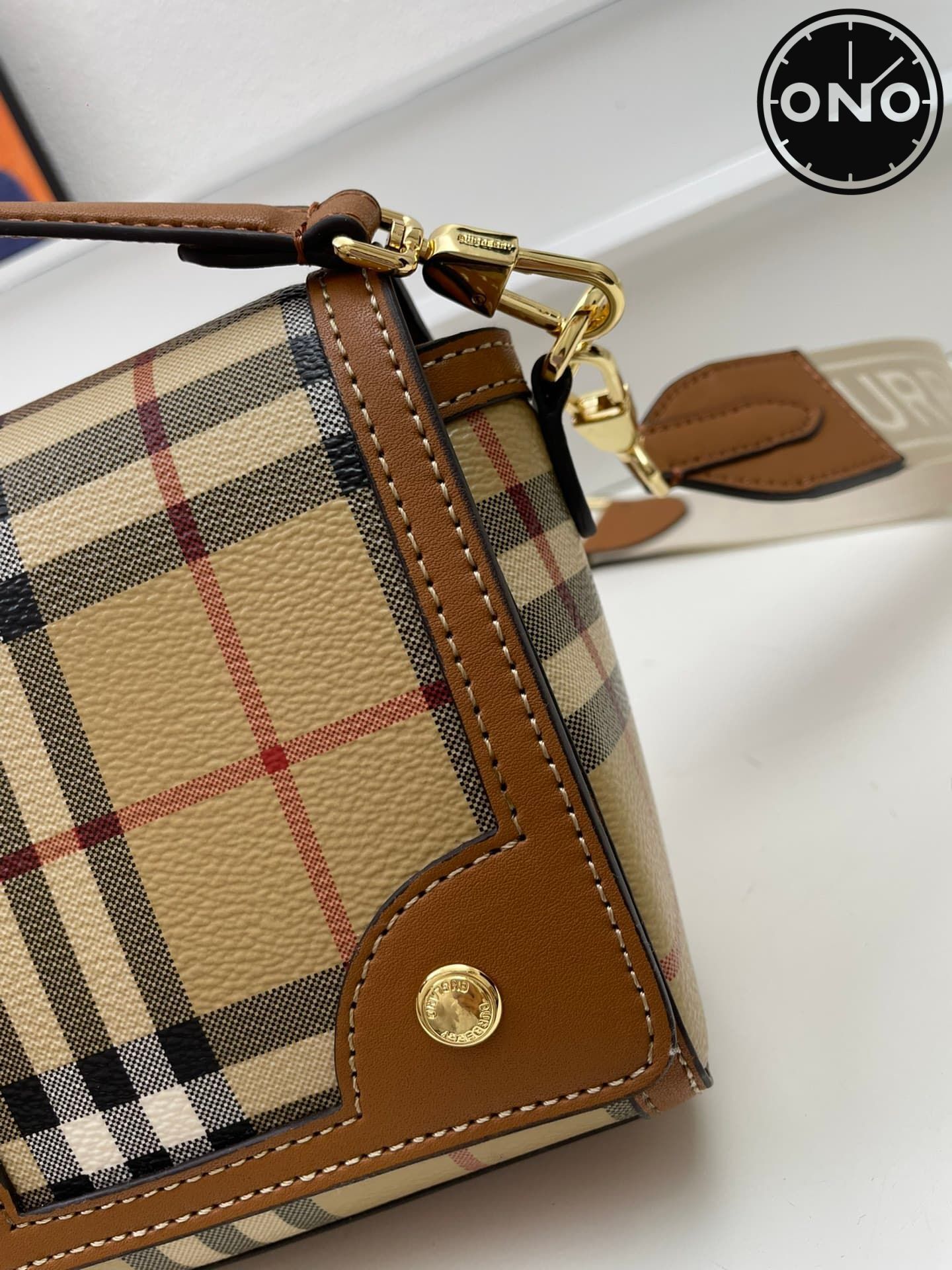 burberry_women_92_5.jpg