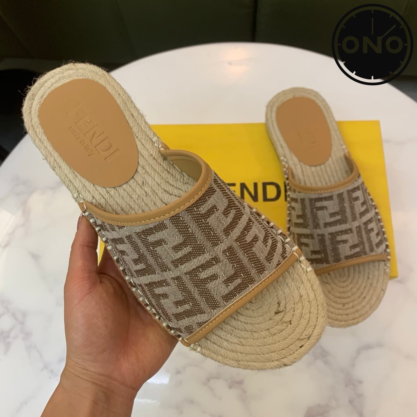 fendi-slippers_17_5.jpg