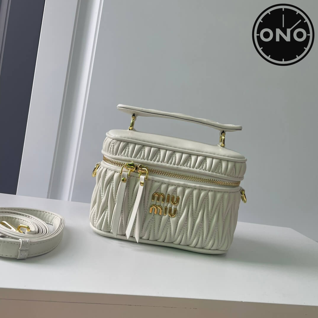 miumiu_women_45_1.jpg