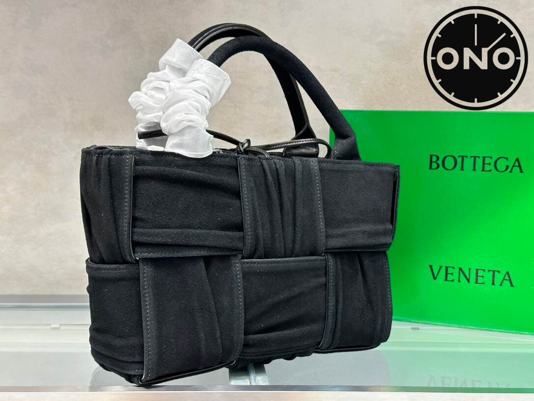 bottega_veneta_women_179_2.jpg