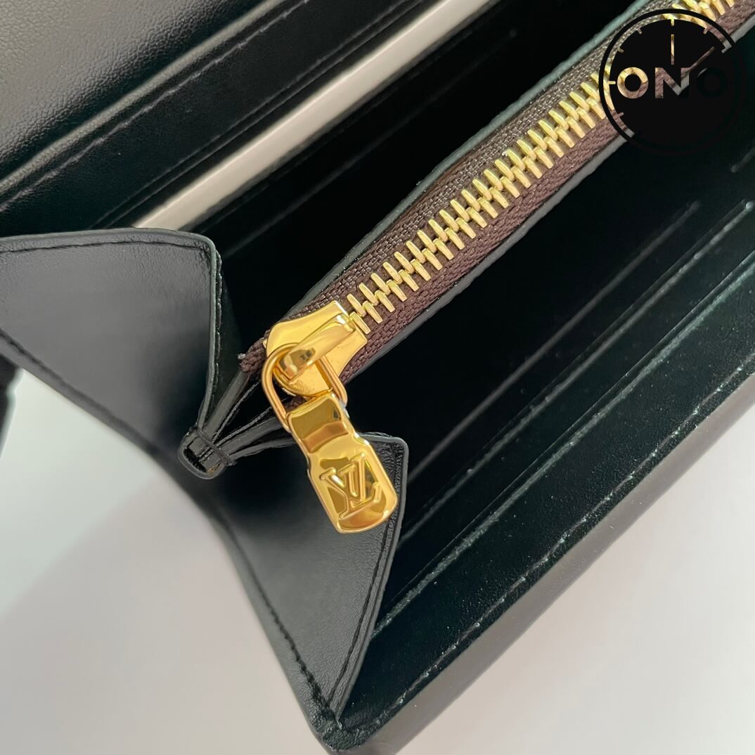 lv_wallet_7_5.jpg