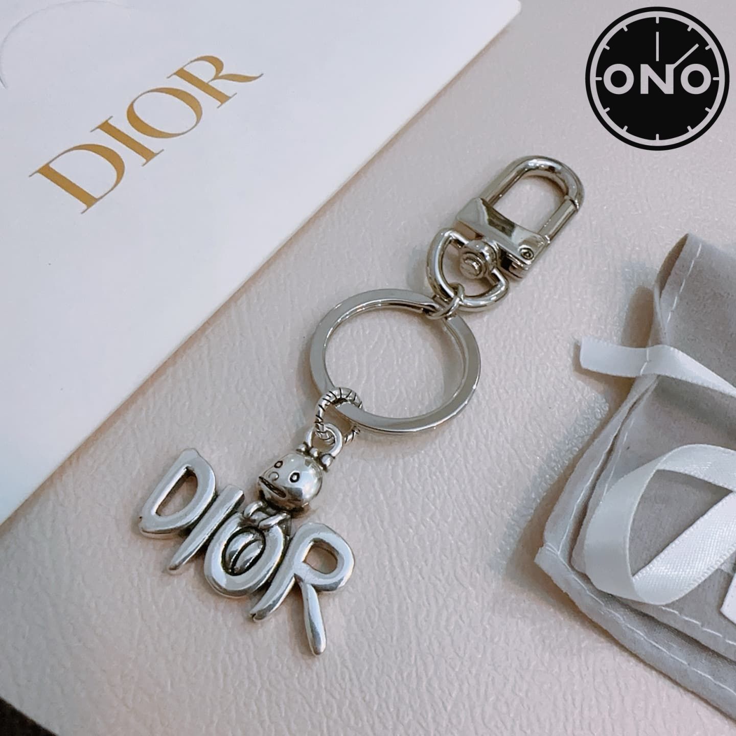 dior-clasp_2_4.jpg