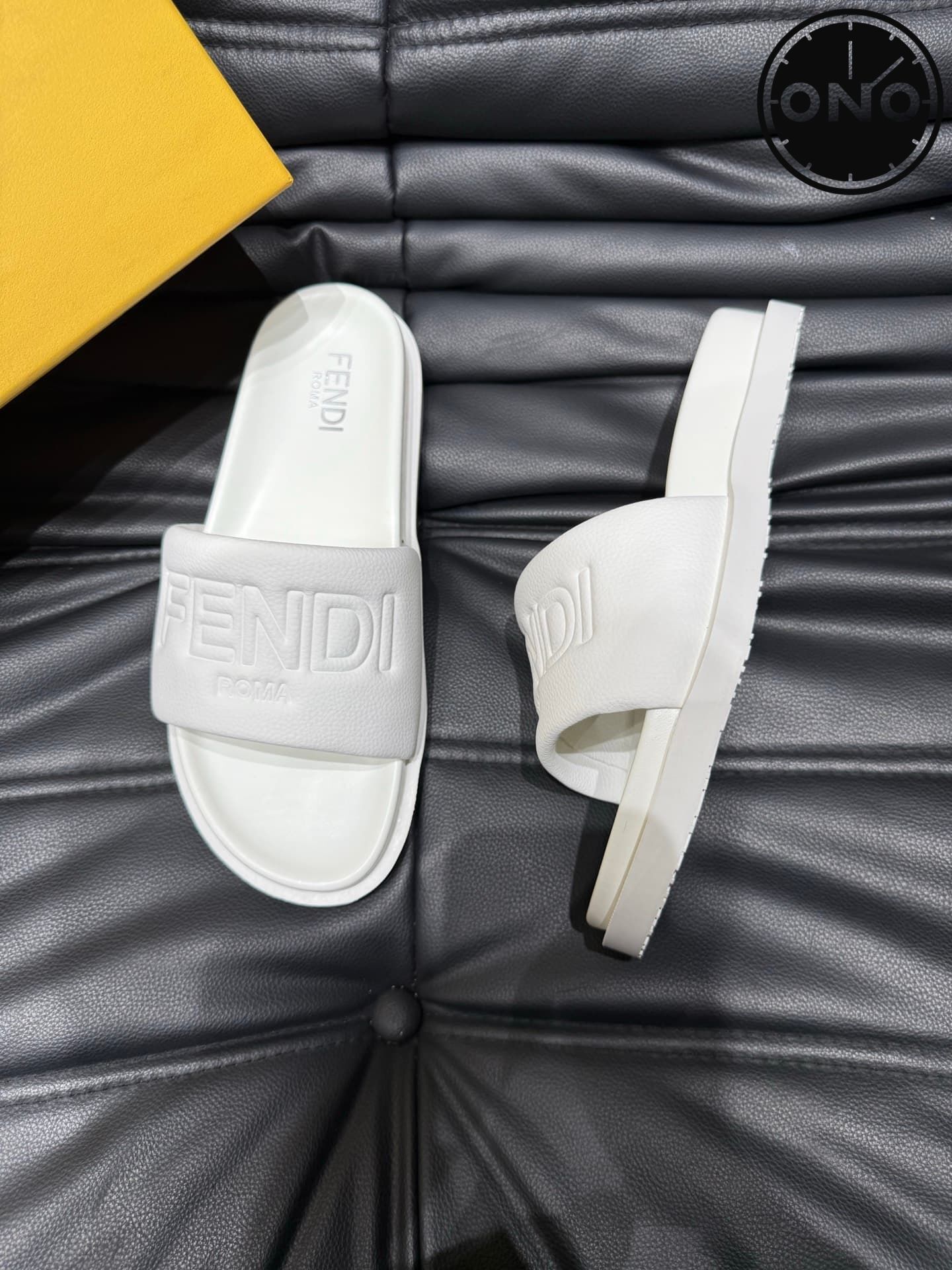 fendi-slippers_36_1.jpg