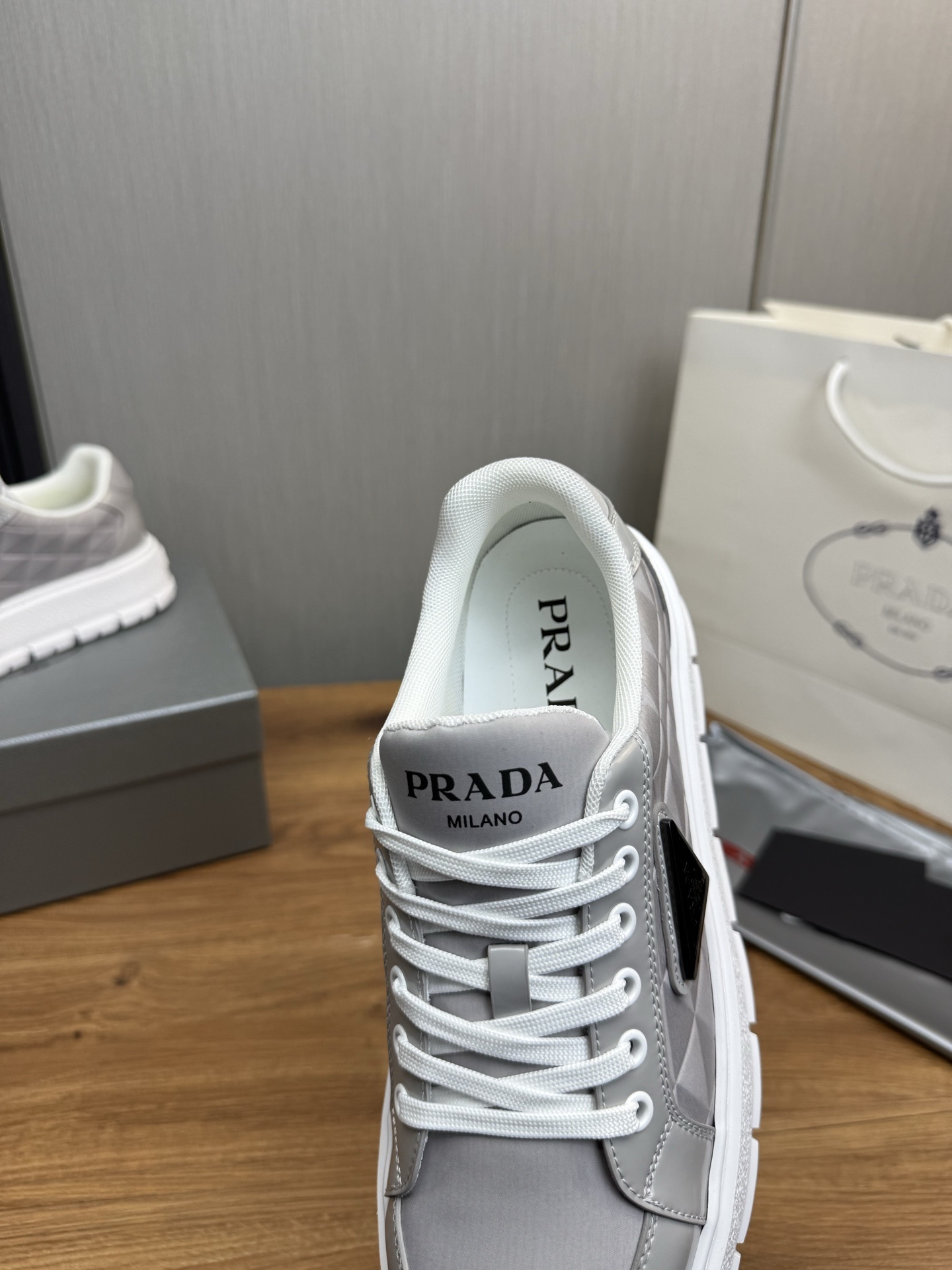 prada-casual-shoes_49_8.jpg