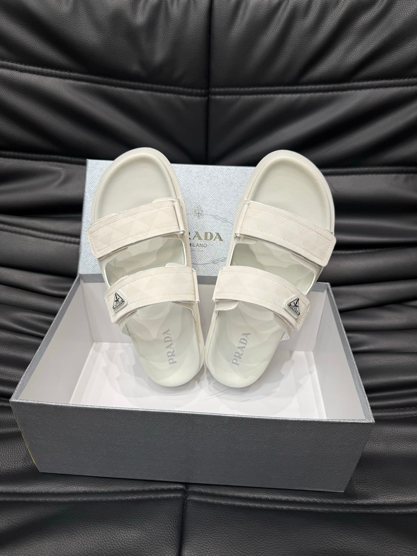 prada-slippers_39_3.jpg