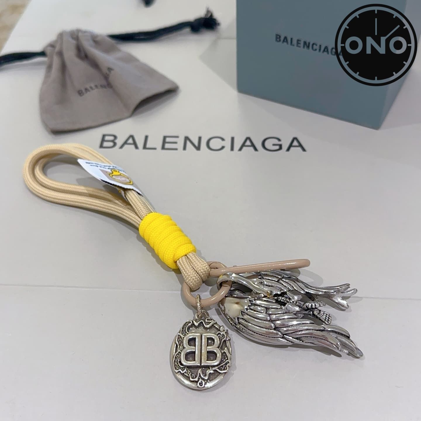 balenciaga-clasp_88_5.jpg