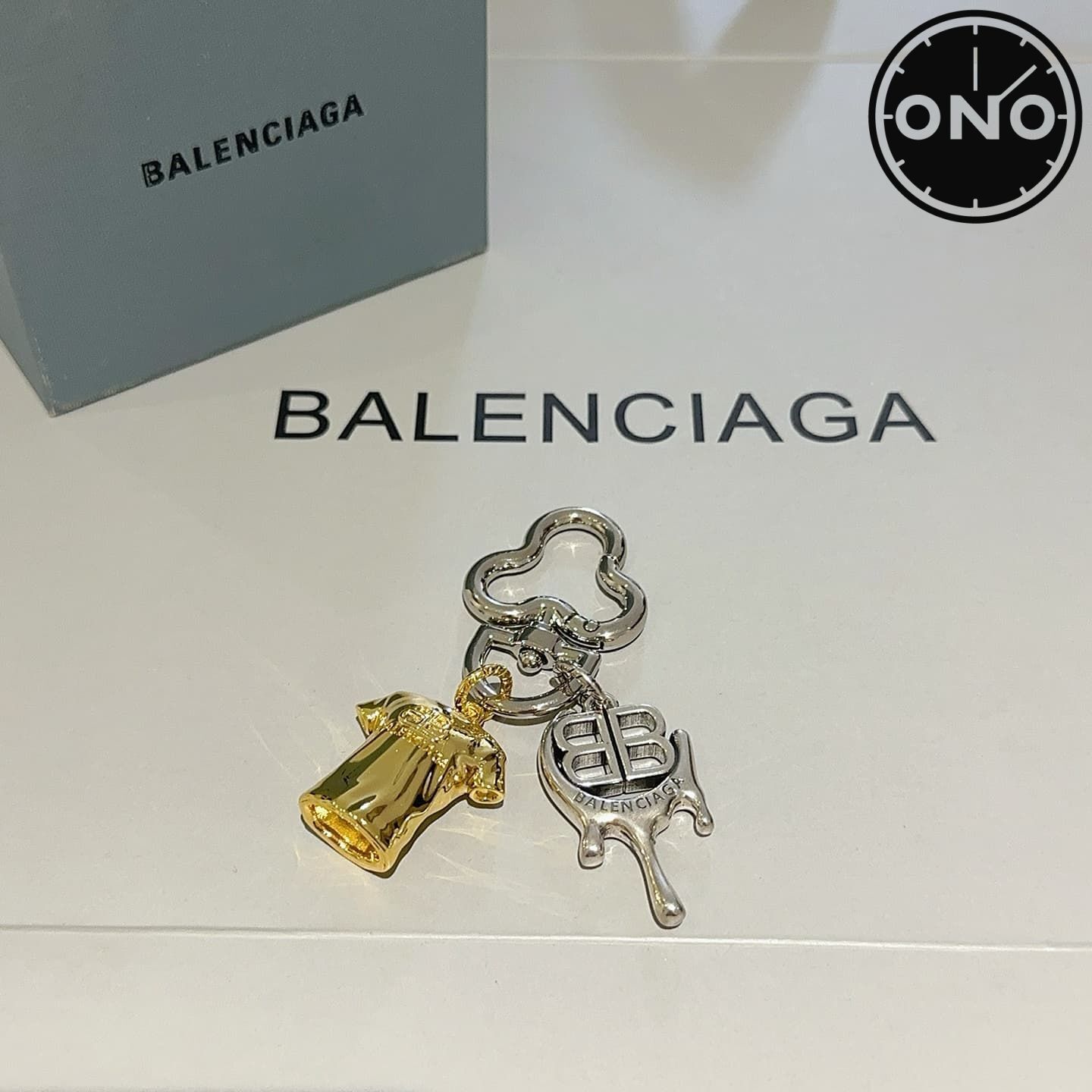 balenciaga-clasp_32_4.jpg