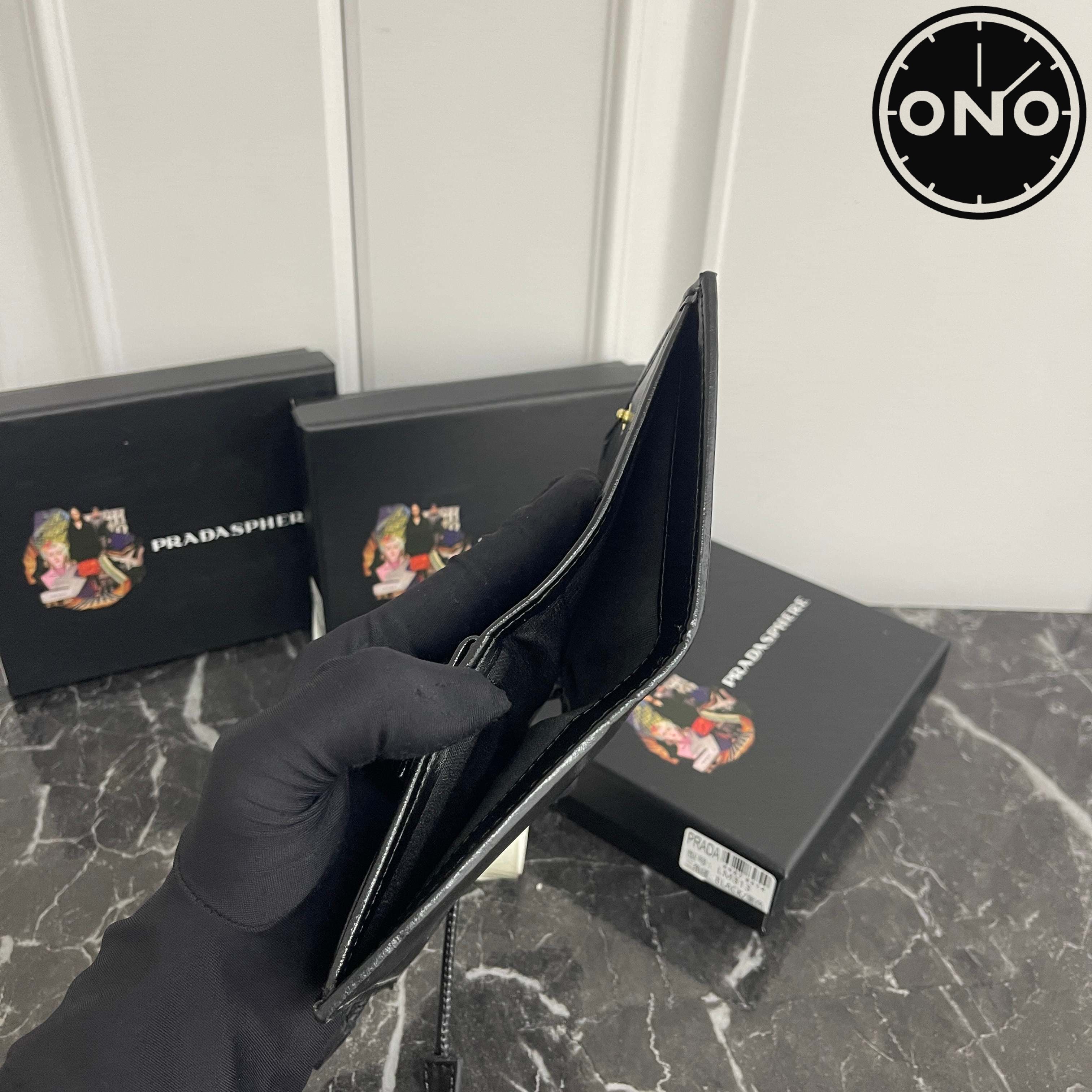 prada_wallet_11_7.jpg