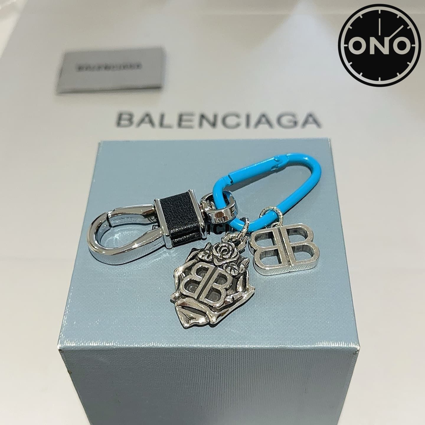 balenciaga-clasp_31_3.jpg