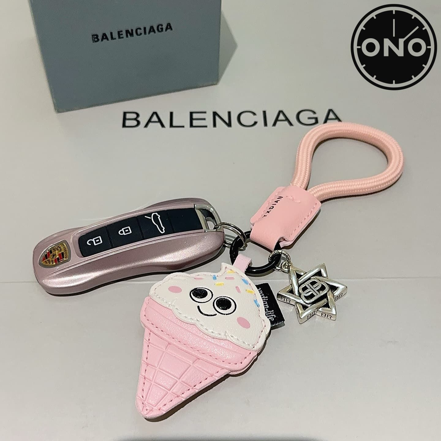 balenciaga-clasp_9_3.jpg