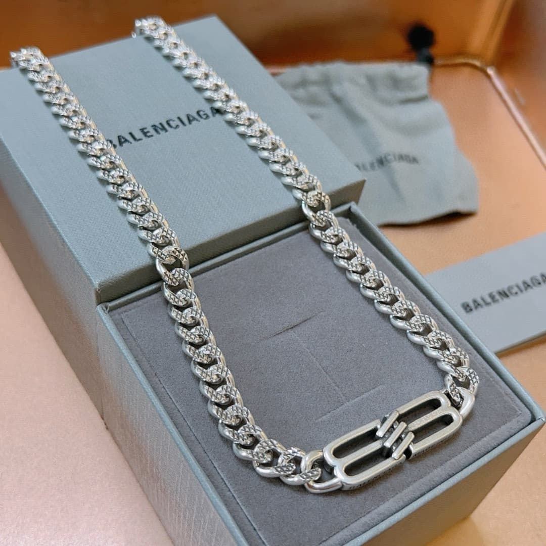 balenciaga-necklace_14_7.jpg