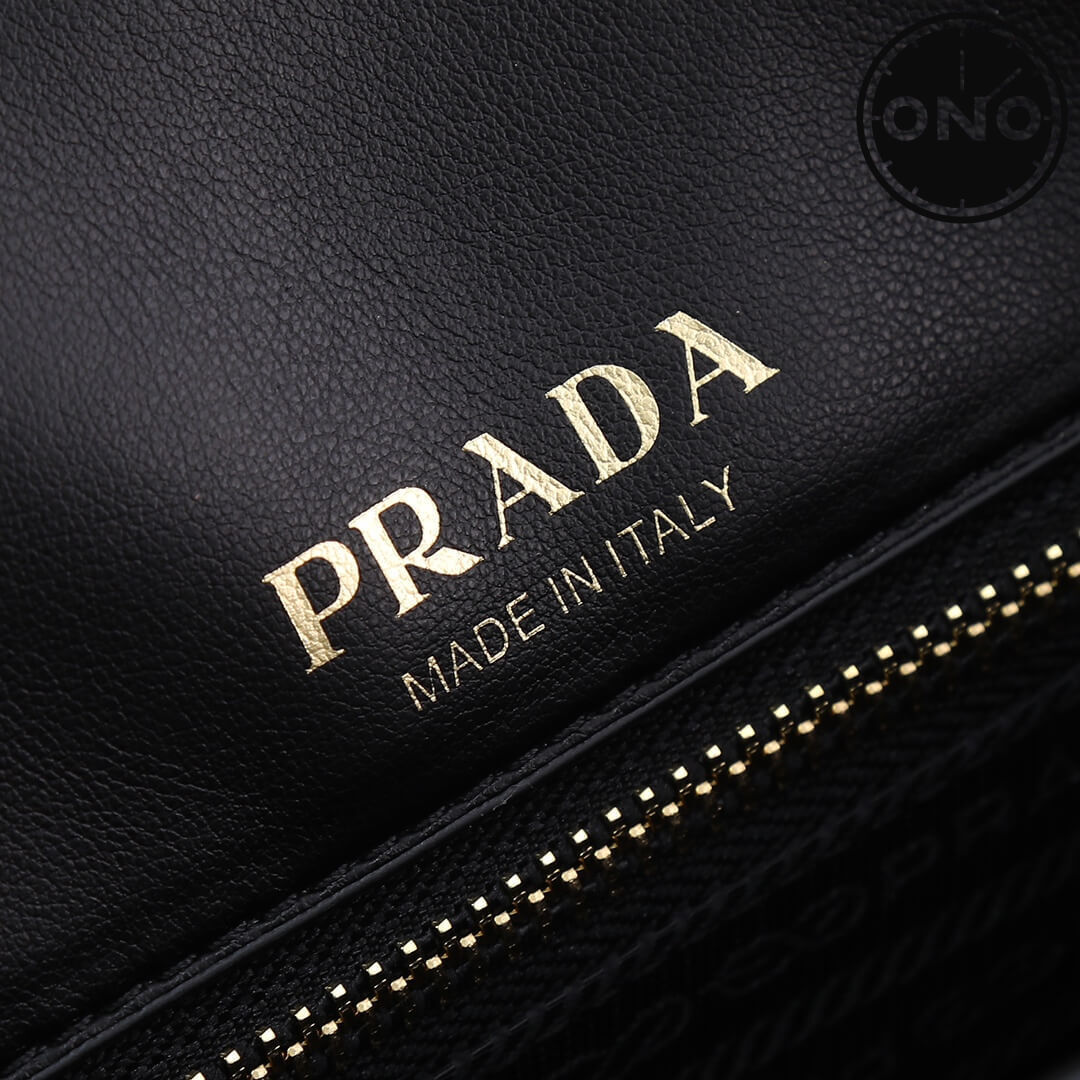 prada_women_113_6.jpg