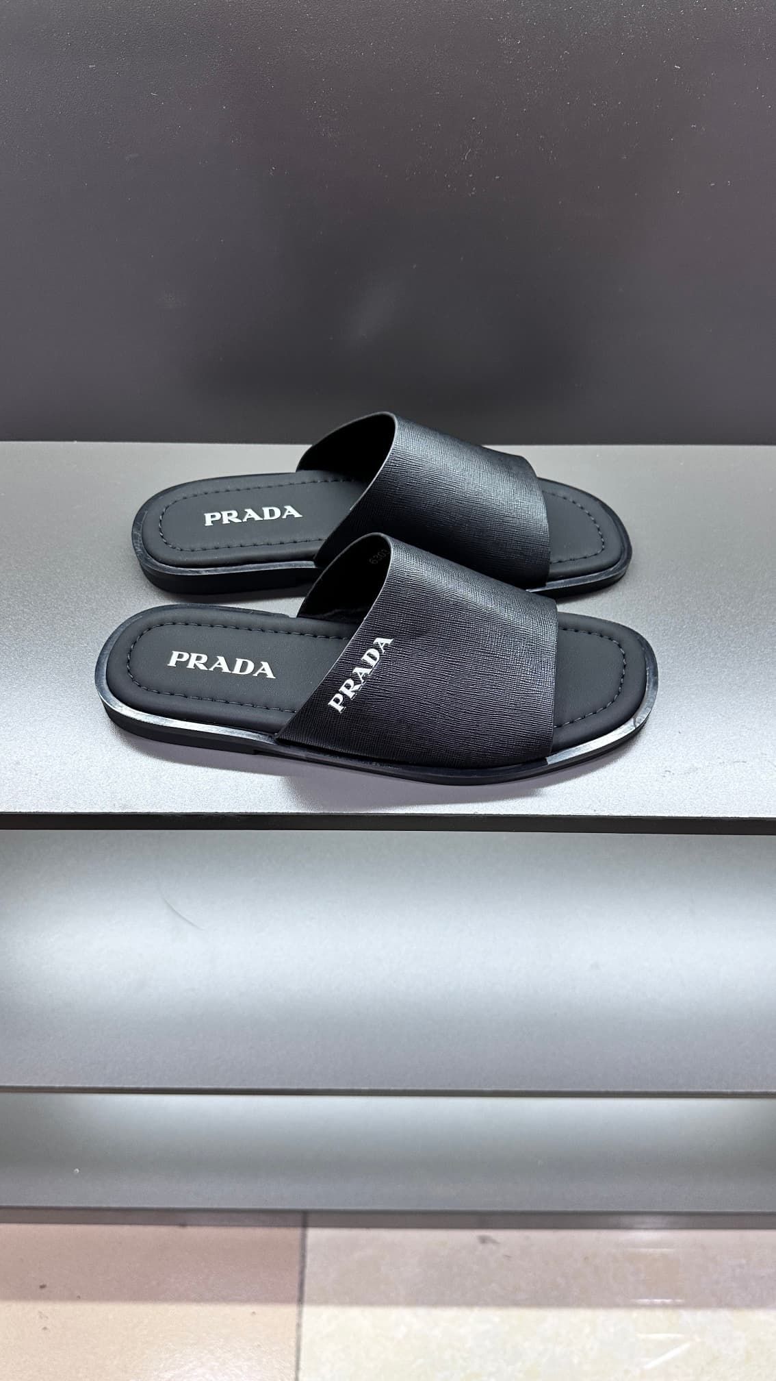 prada-slippers_43_1.jpg